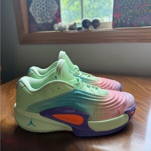 Nike Jordan Luca 3 vapors in Like New Condition! Size 6.5Y boys